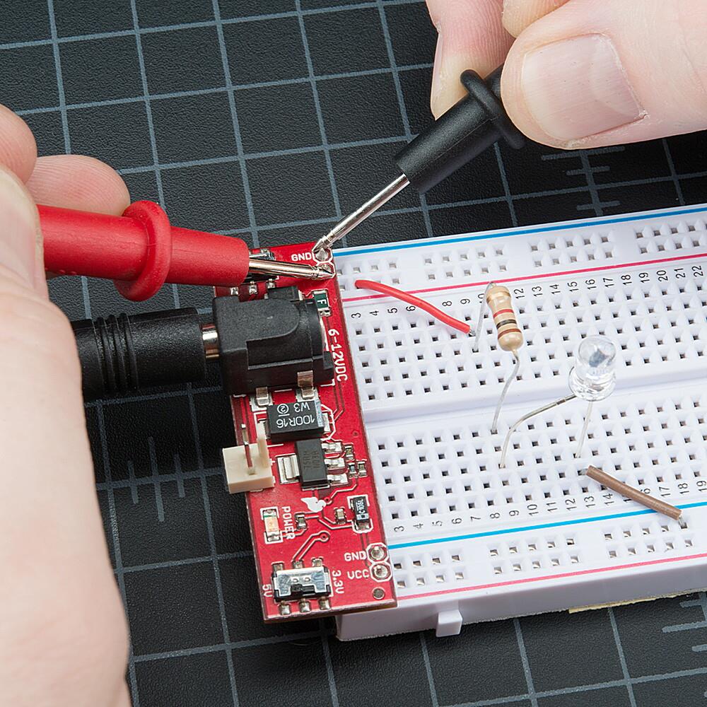 How Do You Connect A Voltmeter To Measure Voltage